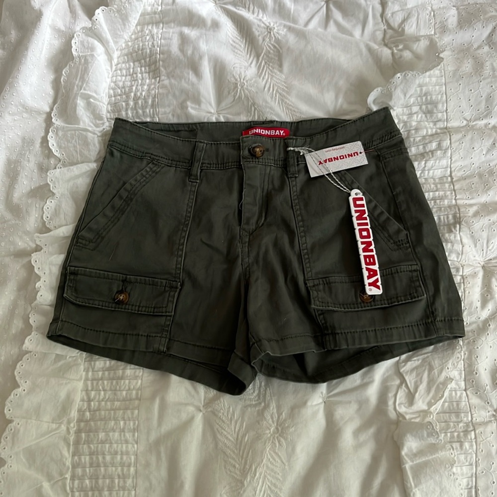 unionbay clementine mini cargo shorts